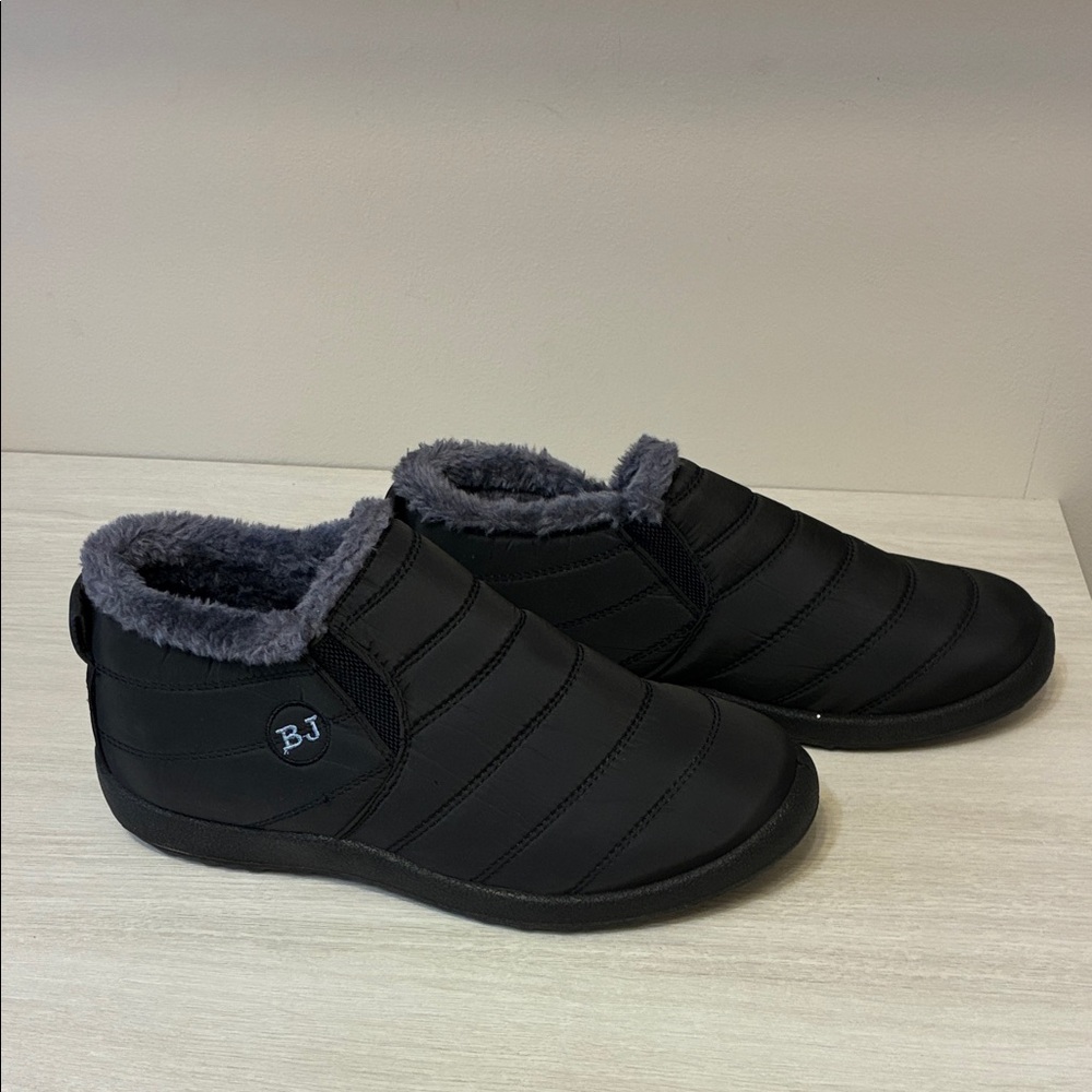 NWOT tags men women BJ ANKLE BOOTS IN BLACK size 10 men 11 women